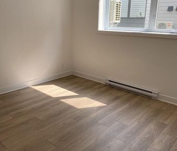 Immeuble - 258-266 Ball Grand 5 1/2 à Louer Au Centre-ville - Photo 3