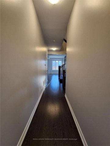 Townhouse For Lease | X8116904 - Photo 4