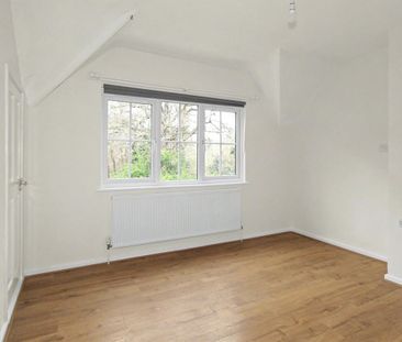 West Avenue, Whiteley Village, Hersham - Photo 4