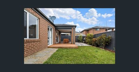 Summerhill Charm - Photo 2