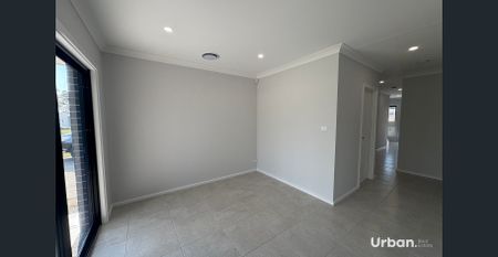 Brand New Large Five Bedroom Home in Caphilly Estate. - Photo 2