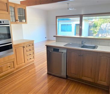Family Home in the Heart of Newport! - Photo 5