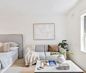 Renovated Studio In A Leafy City Fringe Pocket - Photo 5