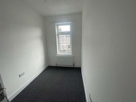 Woodlands Road, Southall, UB1 - Photo 4