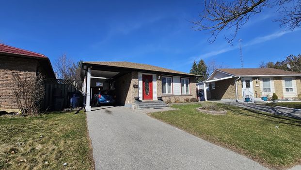 For Lease - 44 Loradeen Crescent Unit# Main, Toronto, Ontario - Photo 1