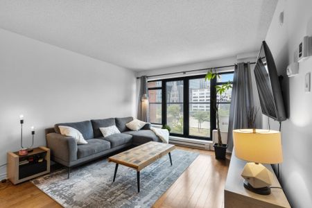 450 Rue St Antoine E., Montréal (Ville-Marie), QC H2Y - Photo 3