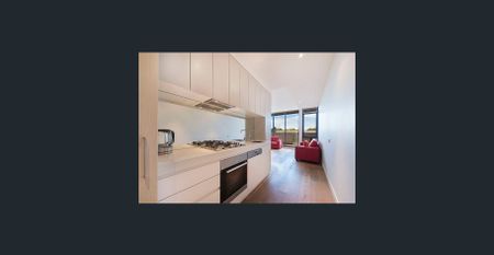 STYLISH FIRST FLOOR APARTMENT IN THE HEART OF BAY STREET - Photo 2