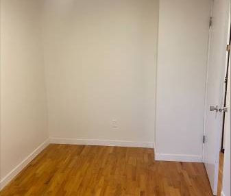 Charming Jr 1-Bedroom | Steps from Commercial Drive! - Photo 2