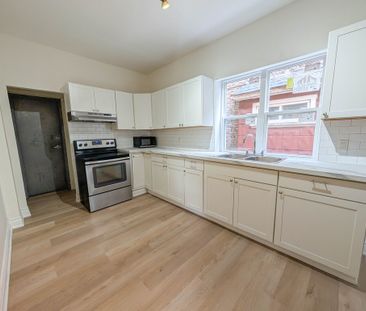 Spacious 1 Bedroom Apartment in Downtown Hamilton!! - Photo 3