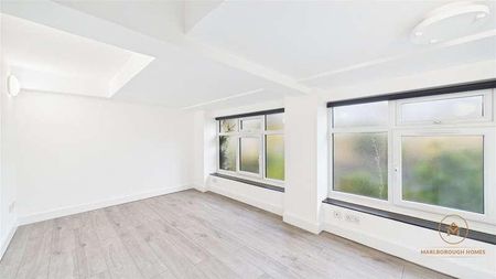 Carnarvon Road, South Woodford, London, E18 - Photo 4