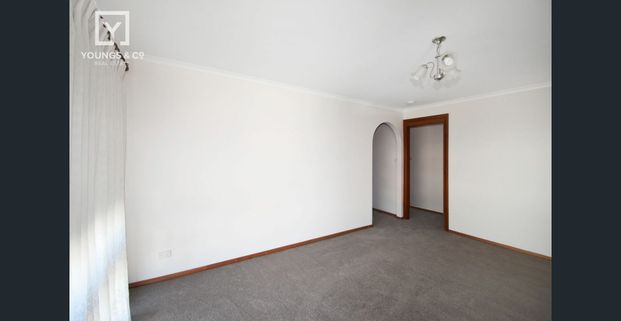 SPACIOUS TWO BEDROOM TOWNHOUSE - Photo 1