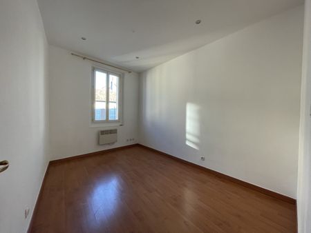 Location Appartement 3 pièces 55m² AUBAGNE 13400 - Photo 2