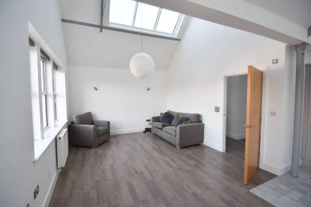 2 bedroom flat to rent - Photo 1