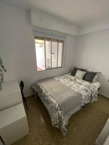 Carrer Joan Lluis Vives, Manises, Valencian Community 46940 - Photo 2