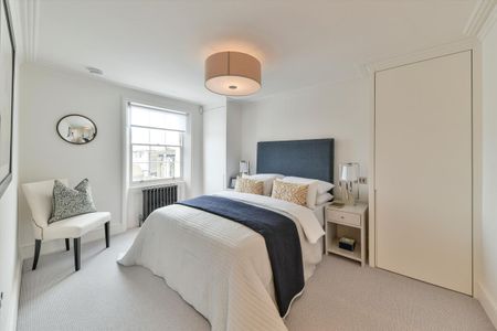 A well presented three bedroom duplex apartment in the heart of Belgravia, SW1. - Photo 3