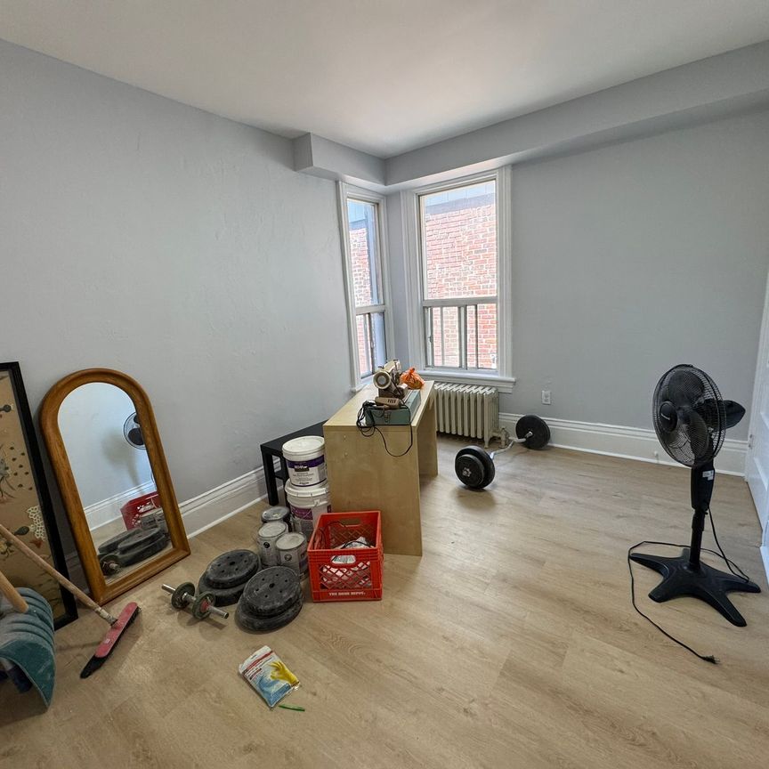 For Lease - 618 Bathurst Street Unit# 202, Toronto, Ontario - Photo 1