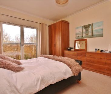 Wraysbury Gardens, Staines-upon-Thames, Surrey, TW18 4US - Photo 6