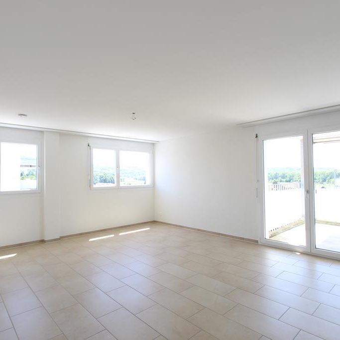 TOLLE WOHNUNG MIT WEITSICHT - Foto 1