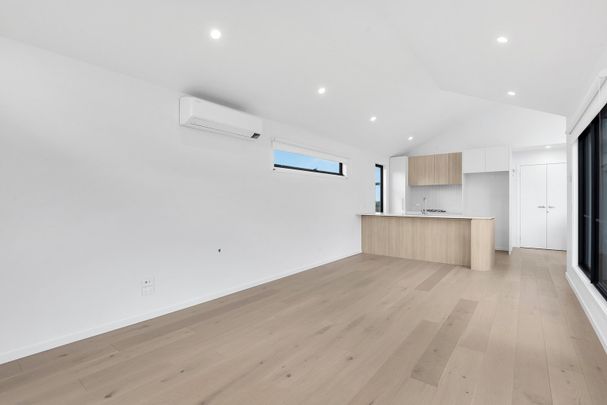 5 Rubicon Street, Reservoir VIC 3073 - Photo 1