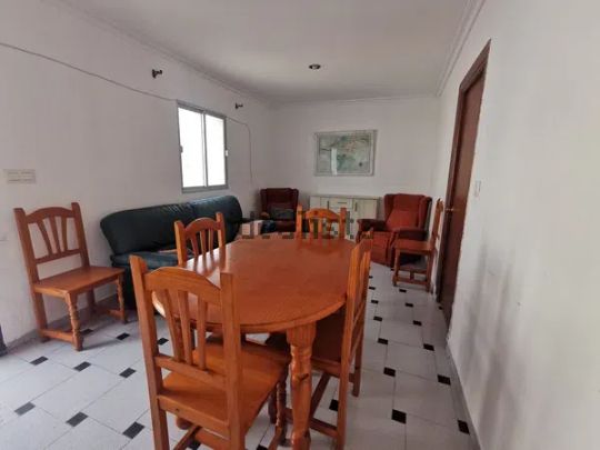 Alquiler de chalet adosado en Calle Timón - Photo 1