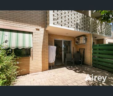 4/11-19 Stirling Road, Claremont, WA 6010 - Photo 3
