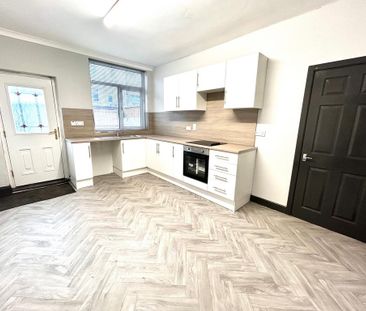 3 bedroom terraced house to rent - Photo 2