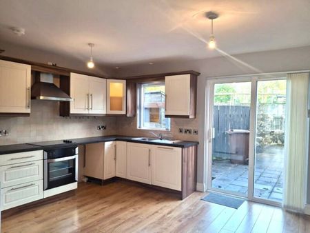 Semi detached 3 bedroom house - Photo 5