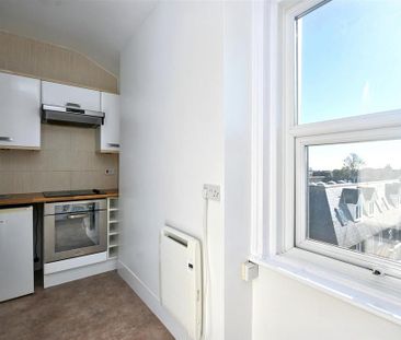 Studio to rent - Photo 6