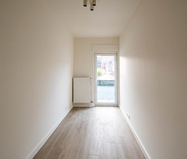 Volledig gerenoveerd appartement met 2 slk en terras - Photo 4