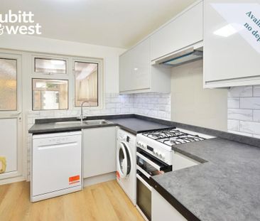 4 bedroom end of terrace house to rent - Photo 2