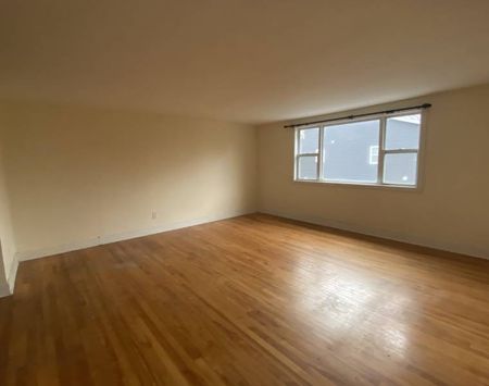 Westbrook - Spacious 2 Bedroom Apt in nice quiet Building in Dartmouth! - Photo 3