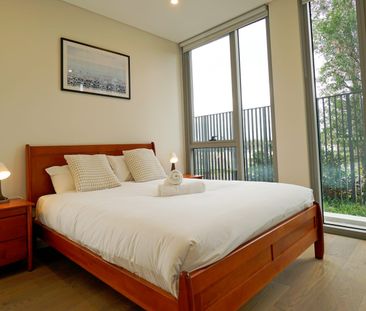 Furnished Two-Bedroom Apartment with Study Room and Resort-Style Fa... - Photo 5