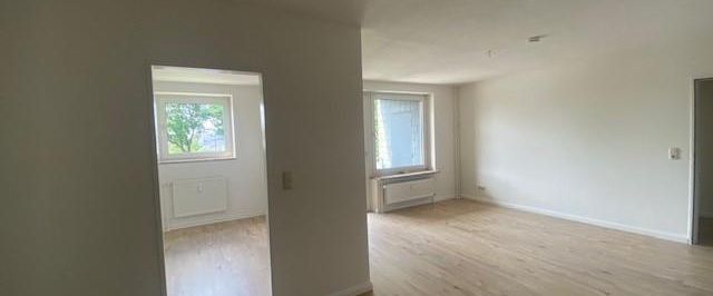 HERBST-ANGEBOT: MIETFREIE ZEIT IN BRUNSBÜTTEL Renovierte 2-Zimmer-Wohnung + Balkon OTTO STÖBEN GmbH - Foto 1