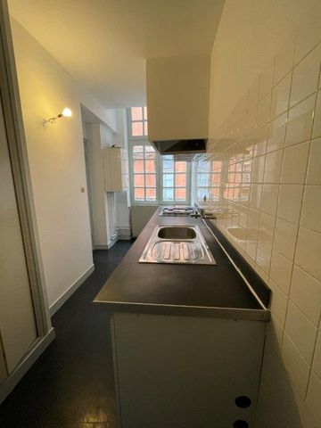 Location Appartement 3 pièces 103m² - Photo 2