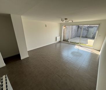 33150 CENON - T2 à louer en rez-de-chaussée avec cour privative de ... - Photo 1