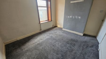 2 bed Terraced - To Let - Photo 2