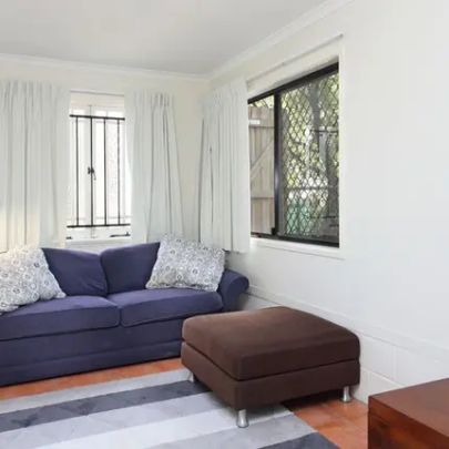 Lovely Family Home with Pool - Photo 1