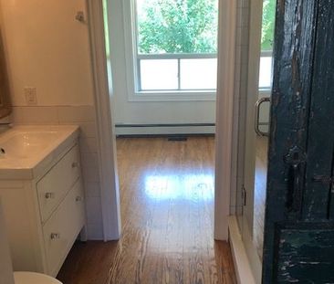 For Lease - 36 Caroline Avenue Unit# 1st Floor, Toronto, Ontario - Photo 6