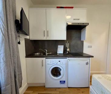 Studio to rent - Photo 3