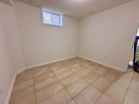 For Lease - 4289 Guildwood Way Unit# Lower, Mississauga, Ontario - Photo 5