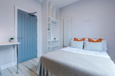 6 bedroom terraced house to rent - Photo 4