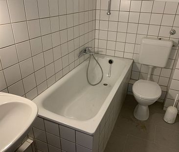 Zentral gelegene 2-Zimmer-Wohnung im 1. Obergeschoss mit Balkon - Foto 6