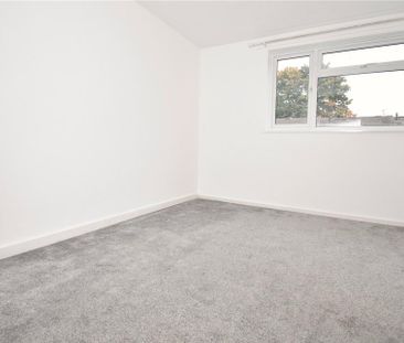 2 bedroom end of terrace house to rent - Photo 4