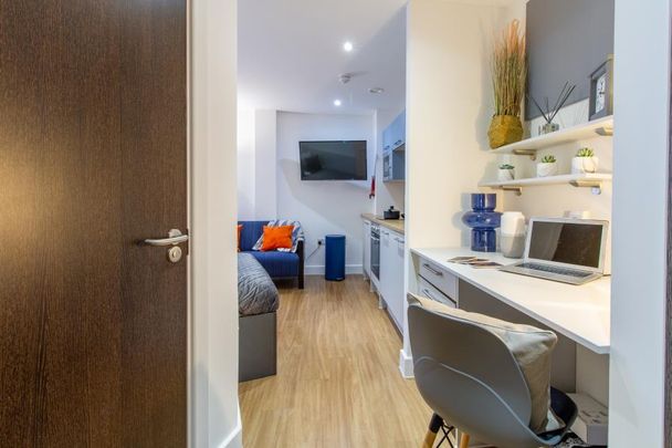 Studio to rent - Photo 1