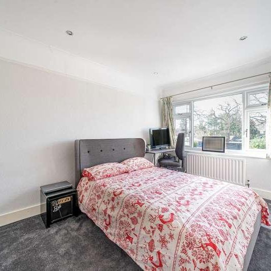 Birchfield Close, Addlestone, Surrey, KT15 - Photo 1