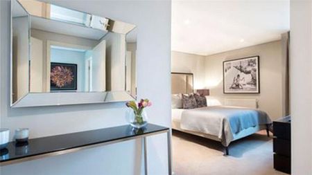 3 bedroom flat with 1 reception and 2 bathrooms in Hyde Park, W2 - Photo 2