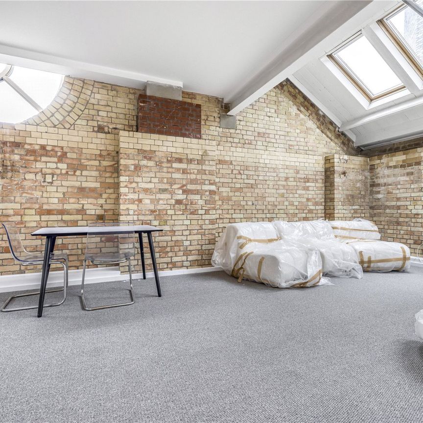 Pump House Close, London, SE16 7HS - Photo 1
