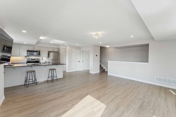 For Lease - 312 LAPLAND Private, Kanata, Ontario - Photo 1