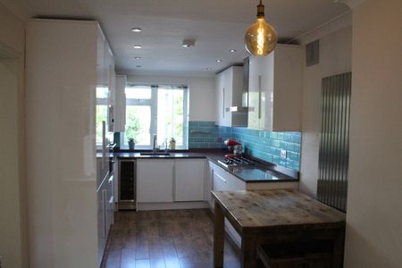 2 Bed Maisonette, Cavendish Close, NW6 - Photo 3
