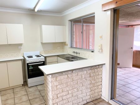 Opposite the Park and near Local Ammenities @$670 Per Week - Photo 4